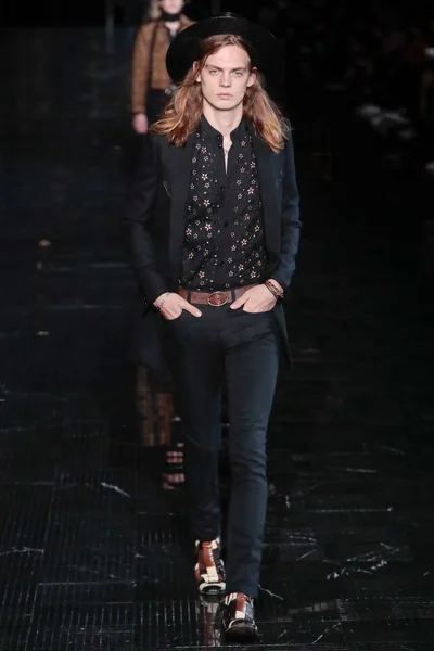 Look 13